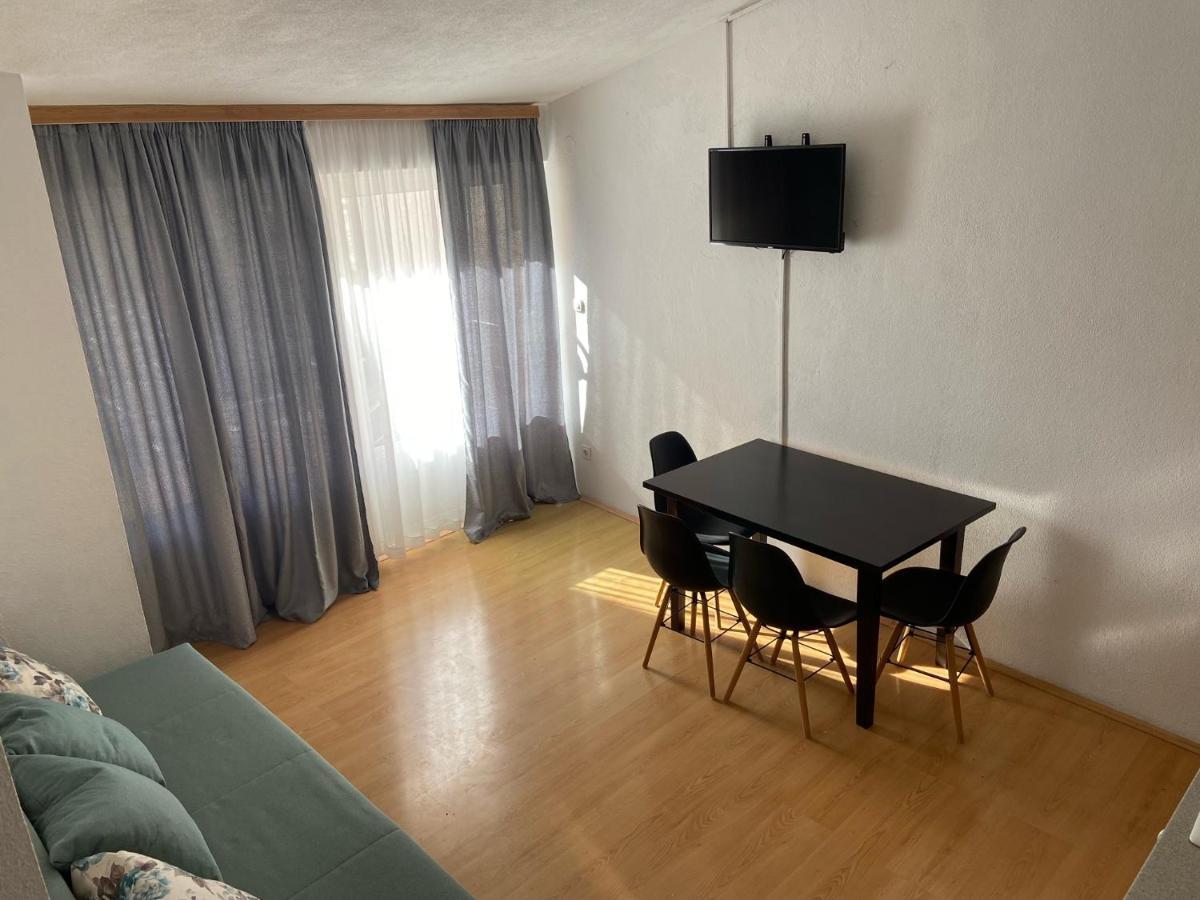 Apartman Polegubic 비오그라드나모루 외부 사진
