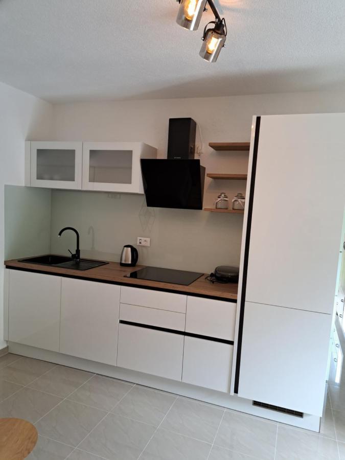 Apartman Polegubic 비오그라드나모루 외부 사진