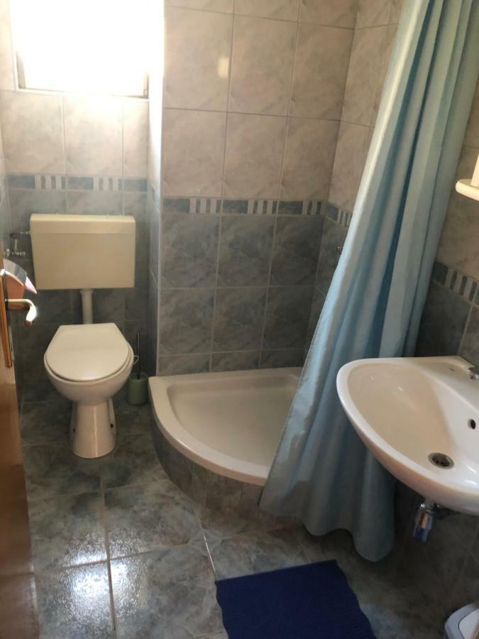 Apartman Polegubic 비오그라드나모루 외부 사진